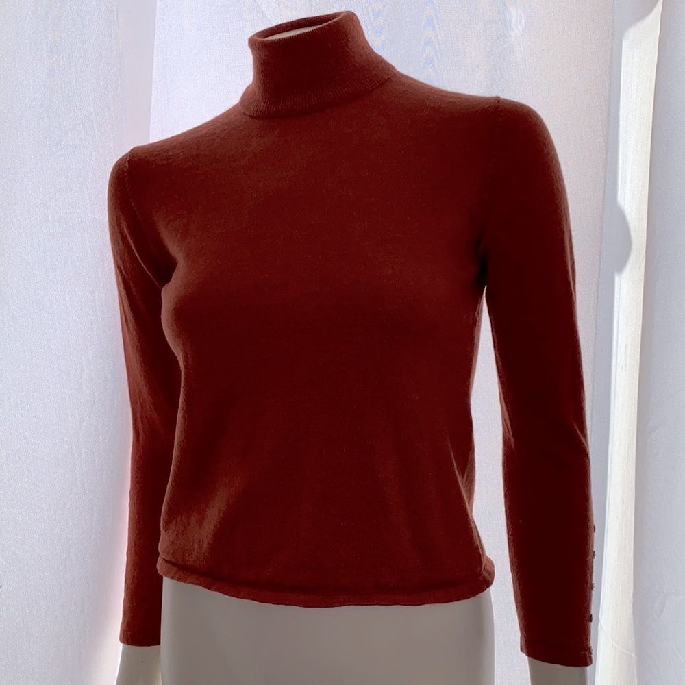 Italian Wool orange turtleneck sweater. Medium
